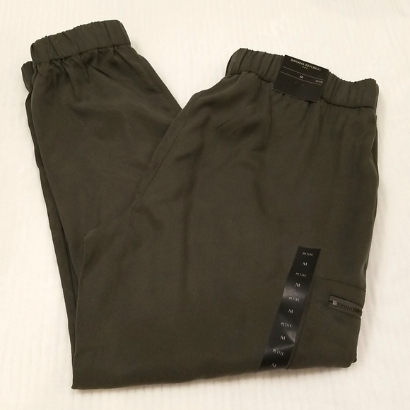 Banana Republic Soft Cargo Pants - Picture 3 of 6